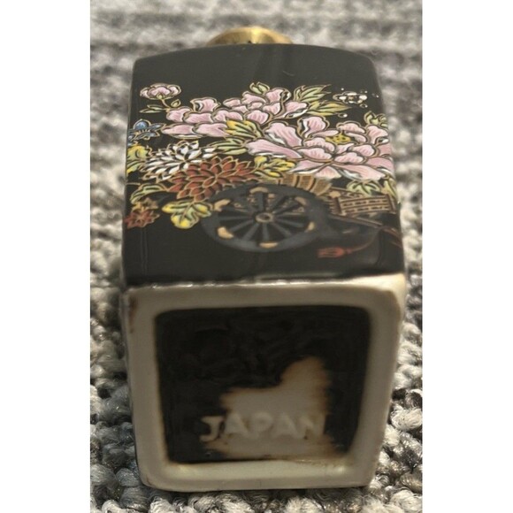 Set of 2 VTG Asian Black with Floral with Gold Trim Mini Vases Bud Vase Japan - Picture 10 of 14